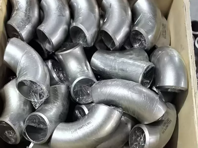 ¿Qué es un codo para tubería y por qué es esencial en los sistemas de tuberías modernos?