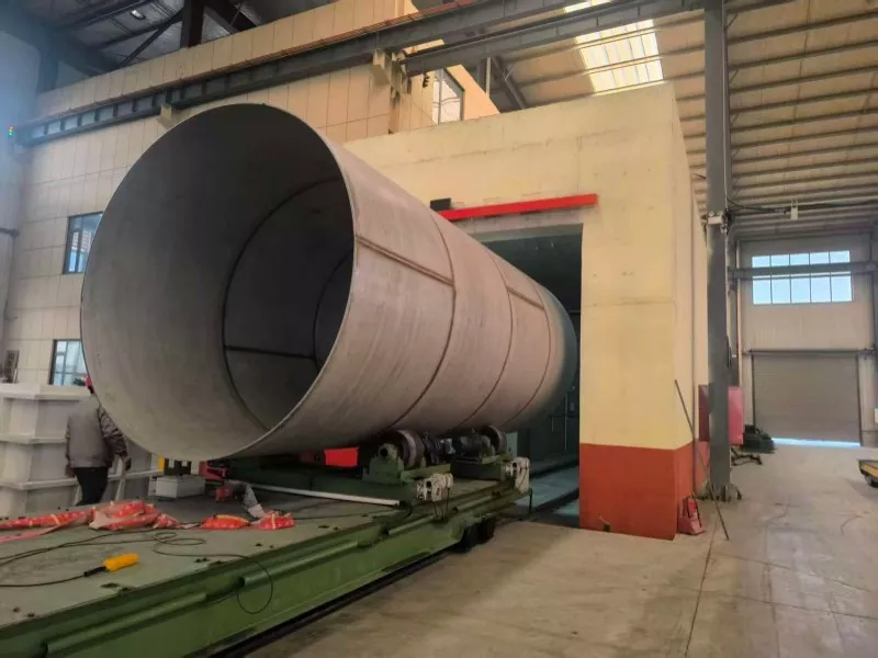 ¿Qué hace que las tuberías soldadas de acero inoxidable de diámetro extra grande sean esenciales para los sistemas industriales modernos?