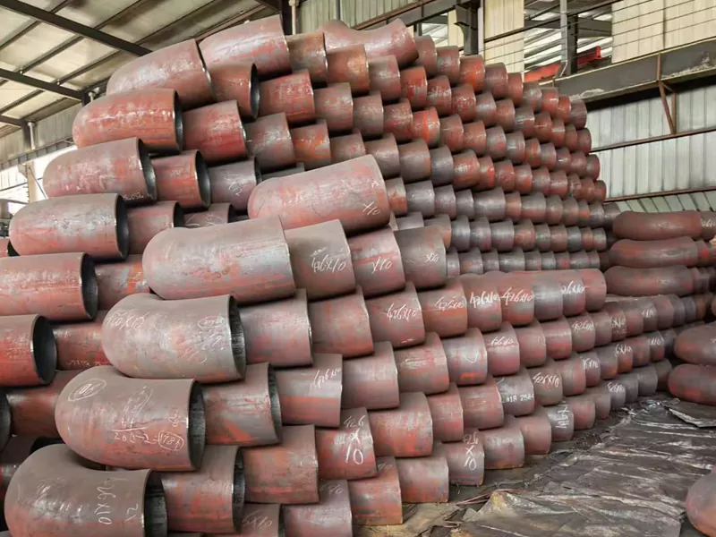 Codo de acero al carbono