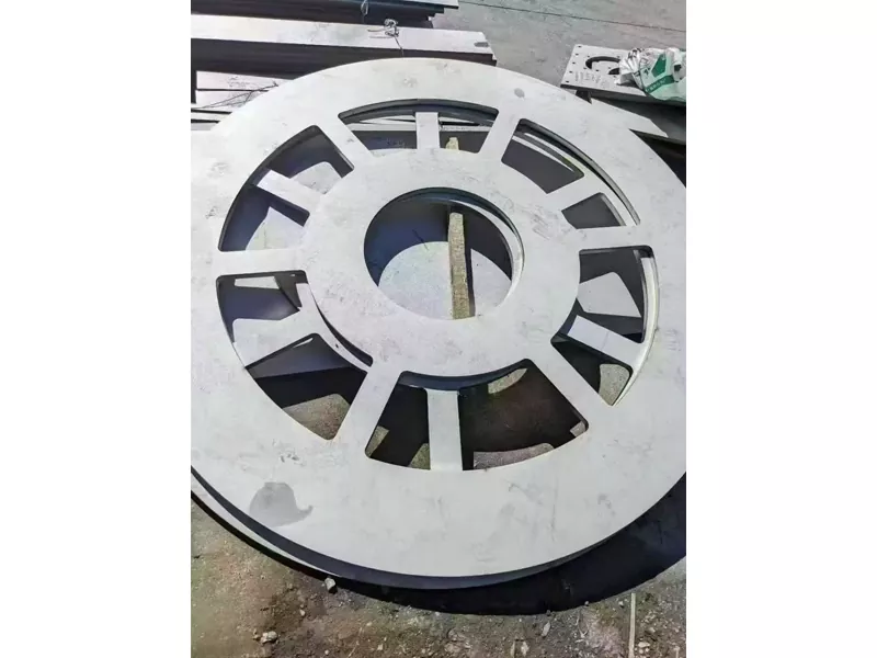 Placa de acero inoxidable cortada con láser